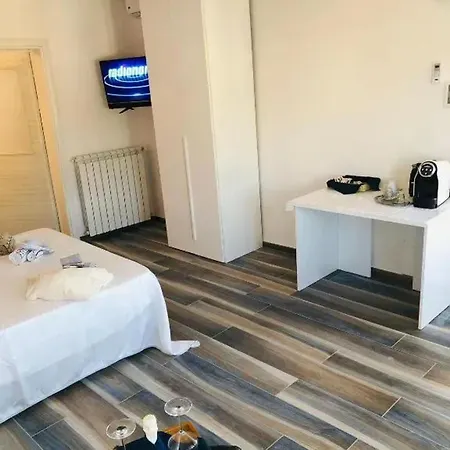 Apartment In With Sea View - 24 M² And Terrace